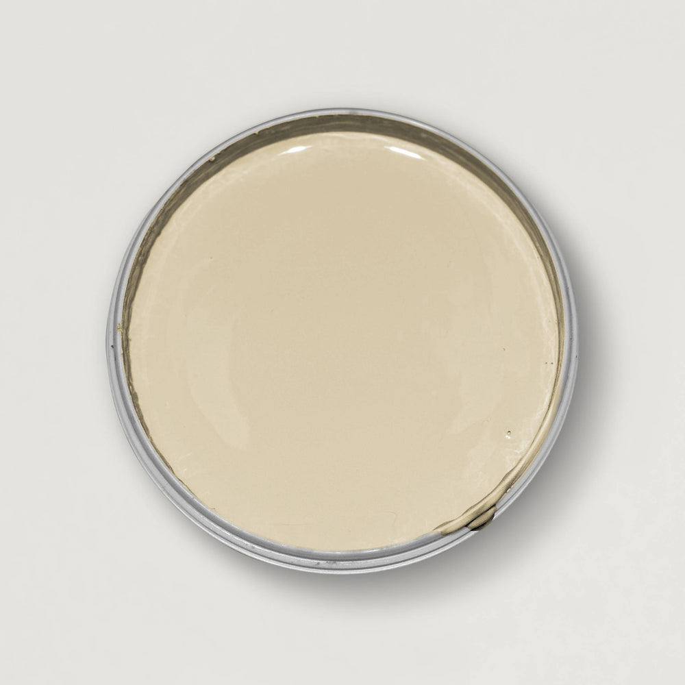 Blick in die geöffnete Yellowchair Kreidefarbe Dose Nr. 333