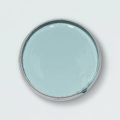 Blick in die geöffnete Yellowchair Kreidefarbe Dose Ocean Blue