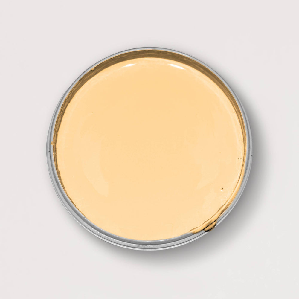 Blick in die geöffnete Yellowchair Kreidefarbe Dose Nr. 162