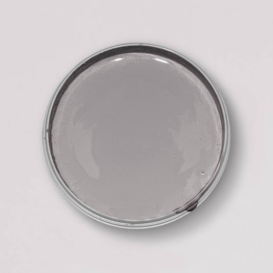 Blick in die geöffnete Yellowchair Kreidefarbe Dose Nr. 173