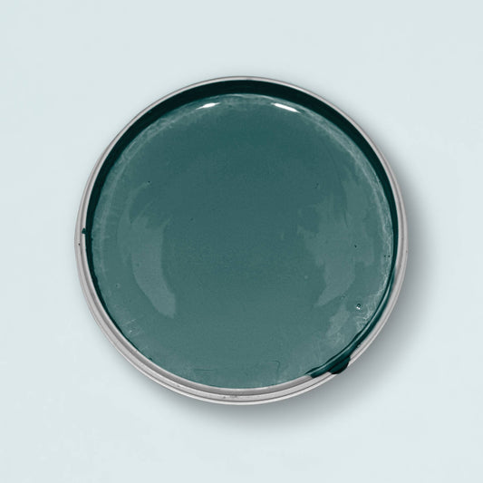 Blick in die geöffnete Yellowchair Kreidefarbe Dose Nr. 380 B