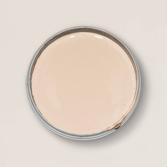 Blick in die geöffnete Yellowchair Kreidefarbe Dose Nr. 81