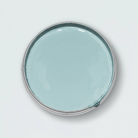 Blick in die geöffnete Yellowchair Kreidefarbe Dose Ocean Blue